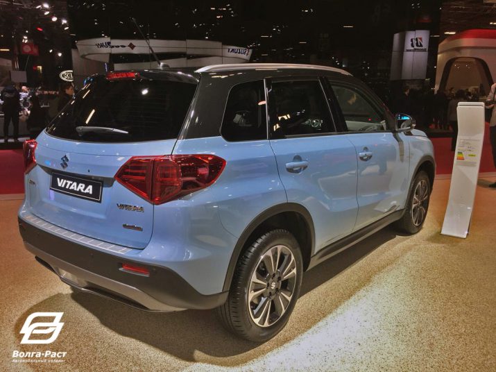 Показ нового Suzuki Vitara в рамках автовыставки в Париже